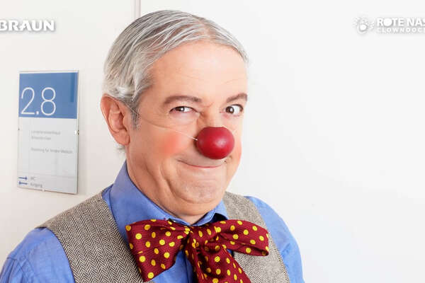 Clown Rudi findet das Virus